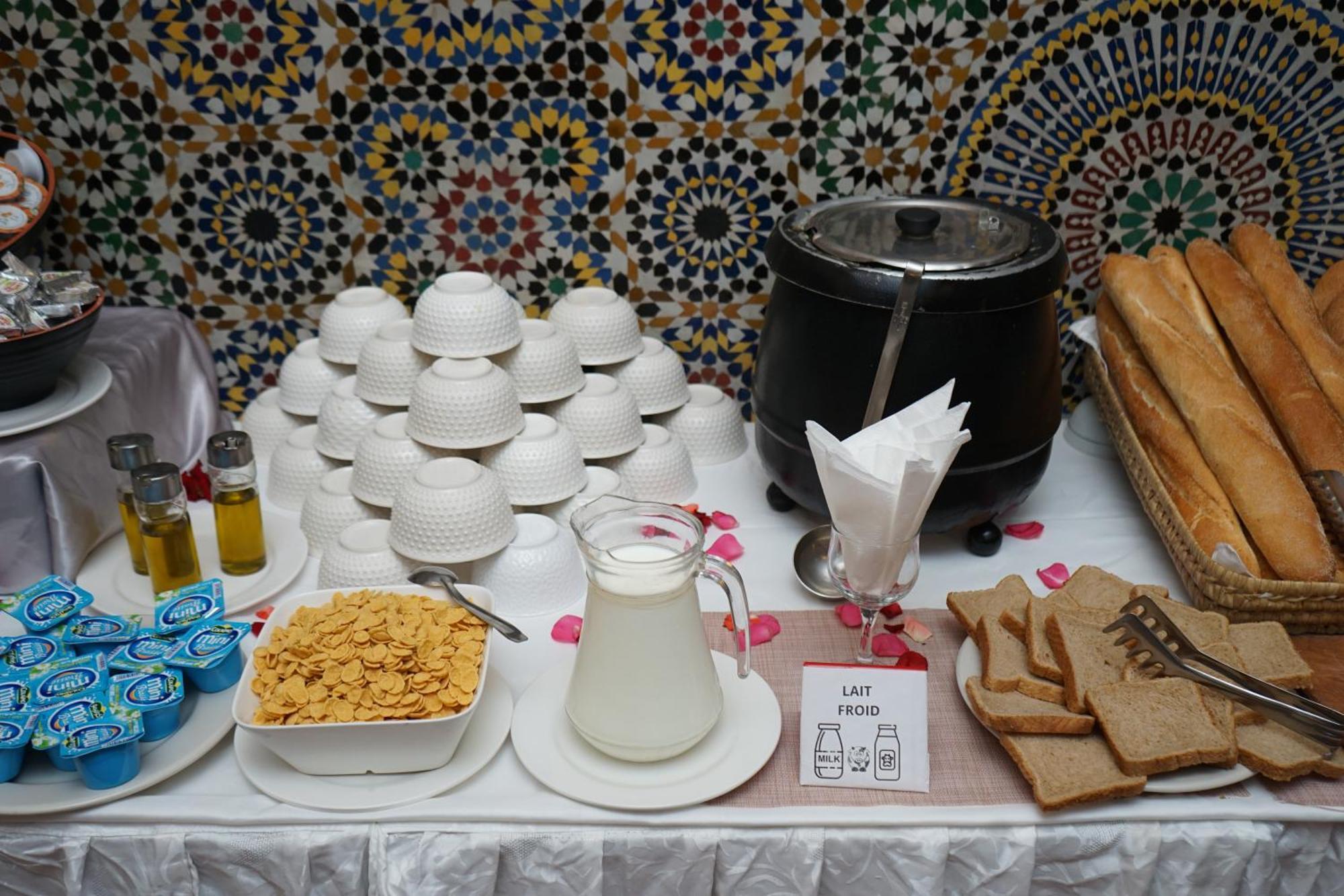 Hotel Nouzha Фес Экстерьер фото